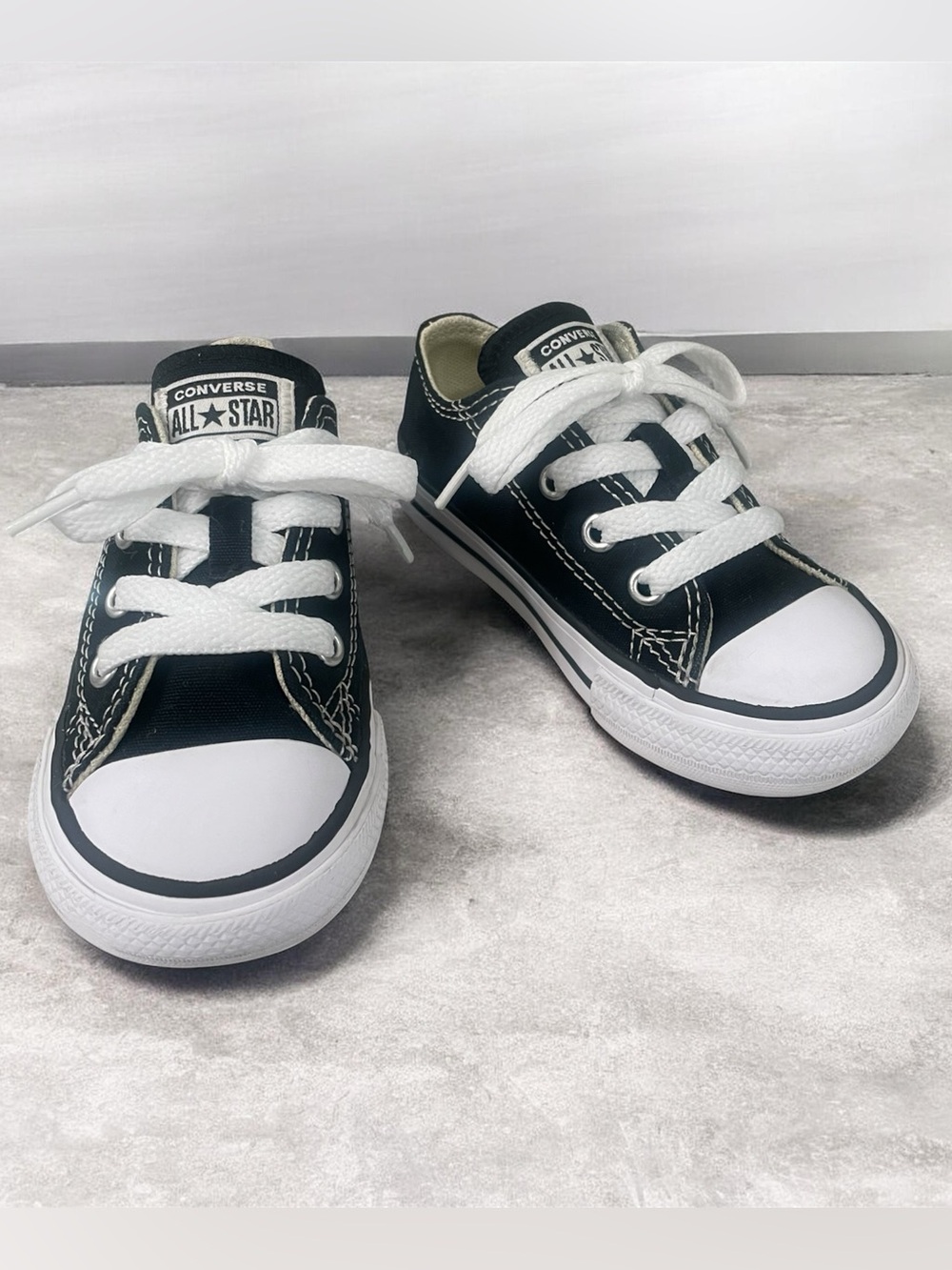 Converse Kids' Black White Chuck Taylor All Star Low Top Sneakers Toddler Size 6